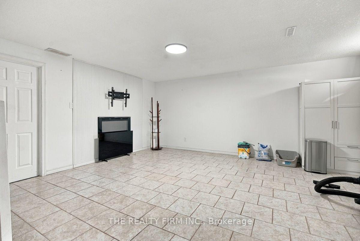 Photo 30 of Unit 9, 628 Wharncliffe Road S, London, South P — HOMEH