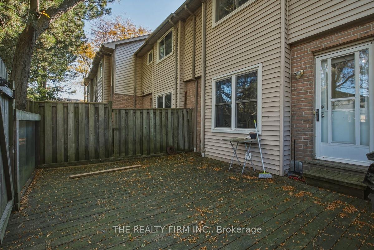 Photo 33 of Unit 9, 628 Wharncliffe Road S, London, South P — HOMEH