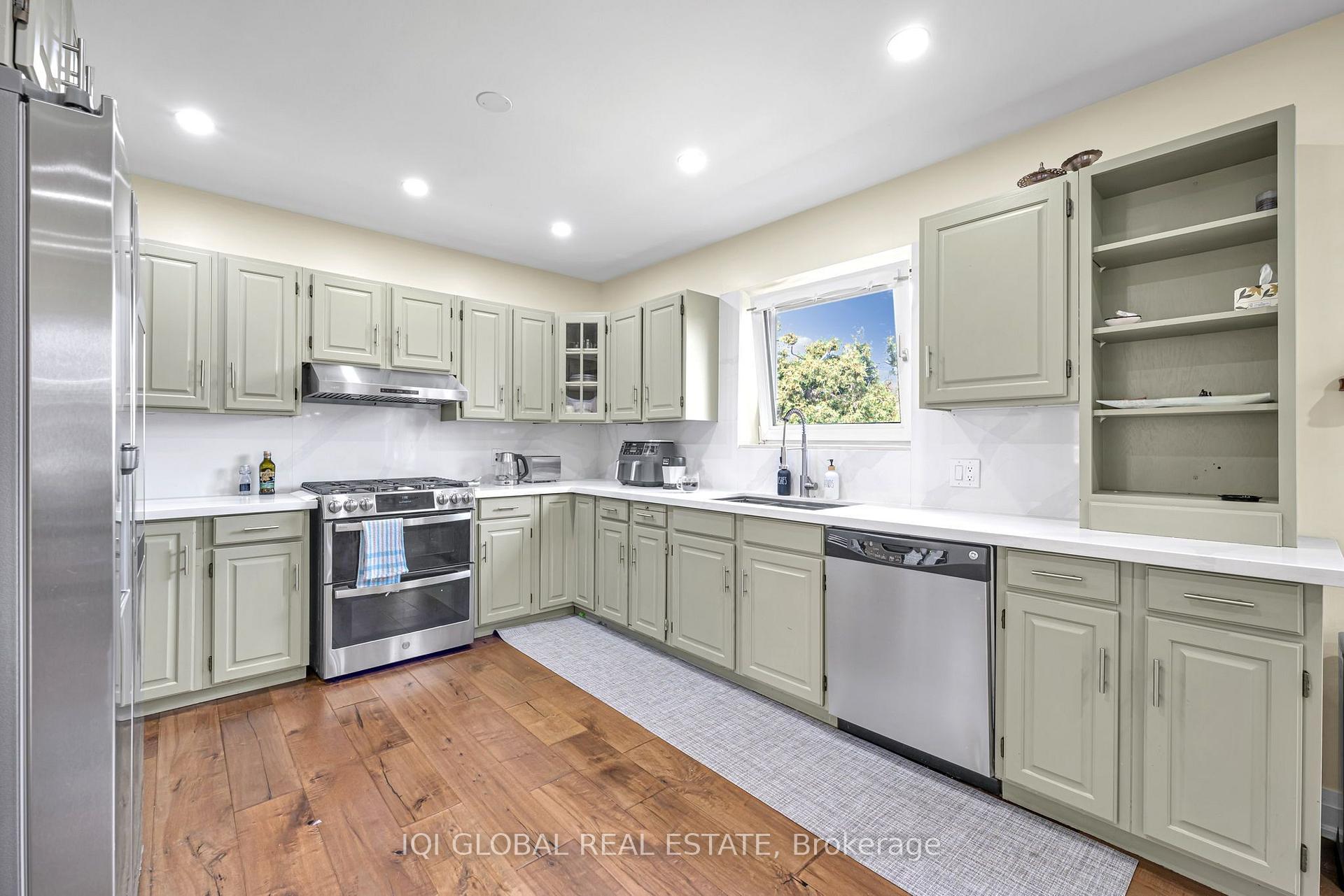 Photo 10 of 38 Leclaire Street, Hamilton, Fessenden — HOMEH