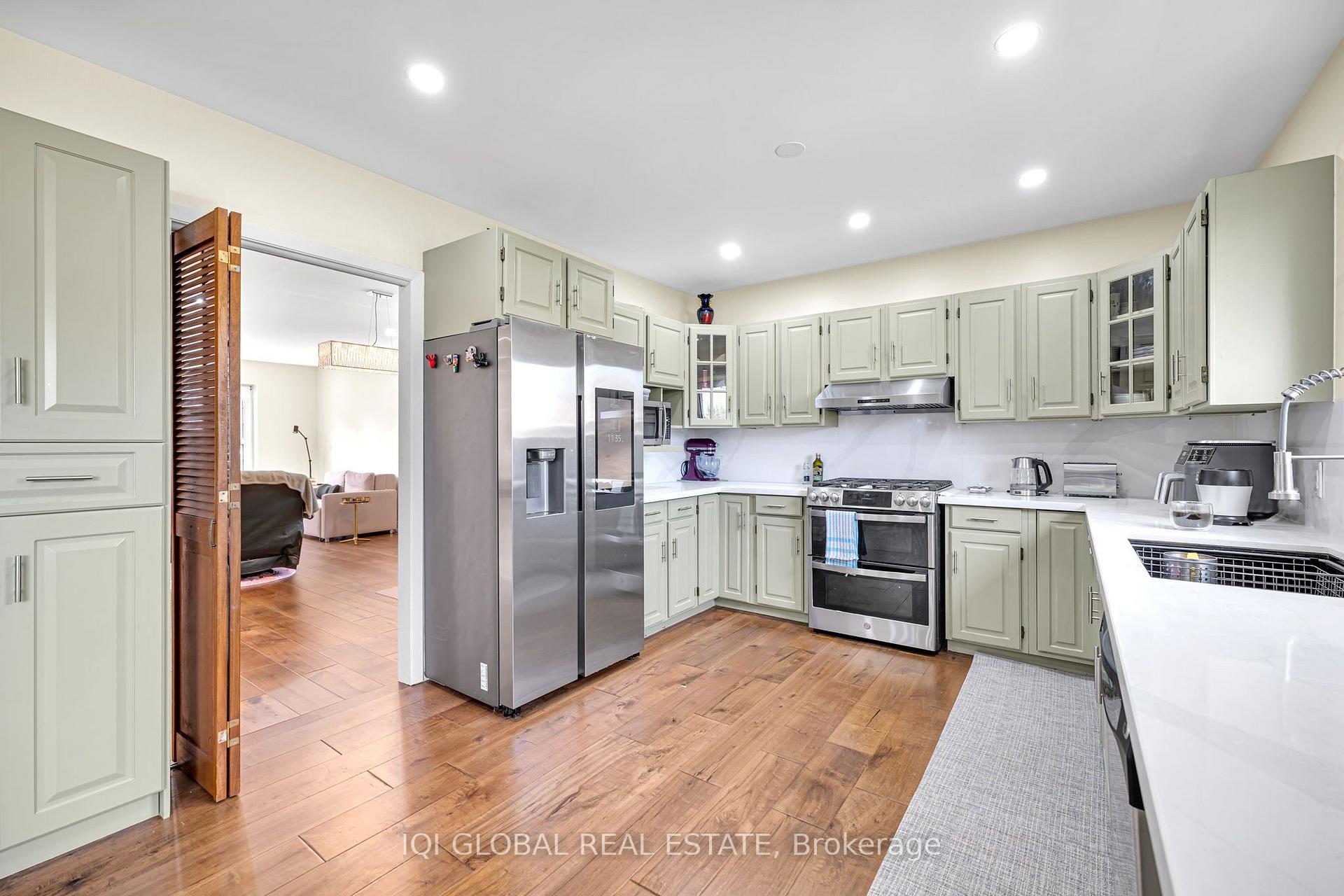 Photo 11 of 38 Leclaire Street, Hamilton, Fessenden — HOMEH