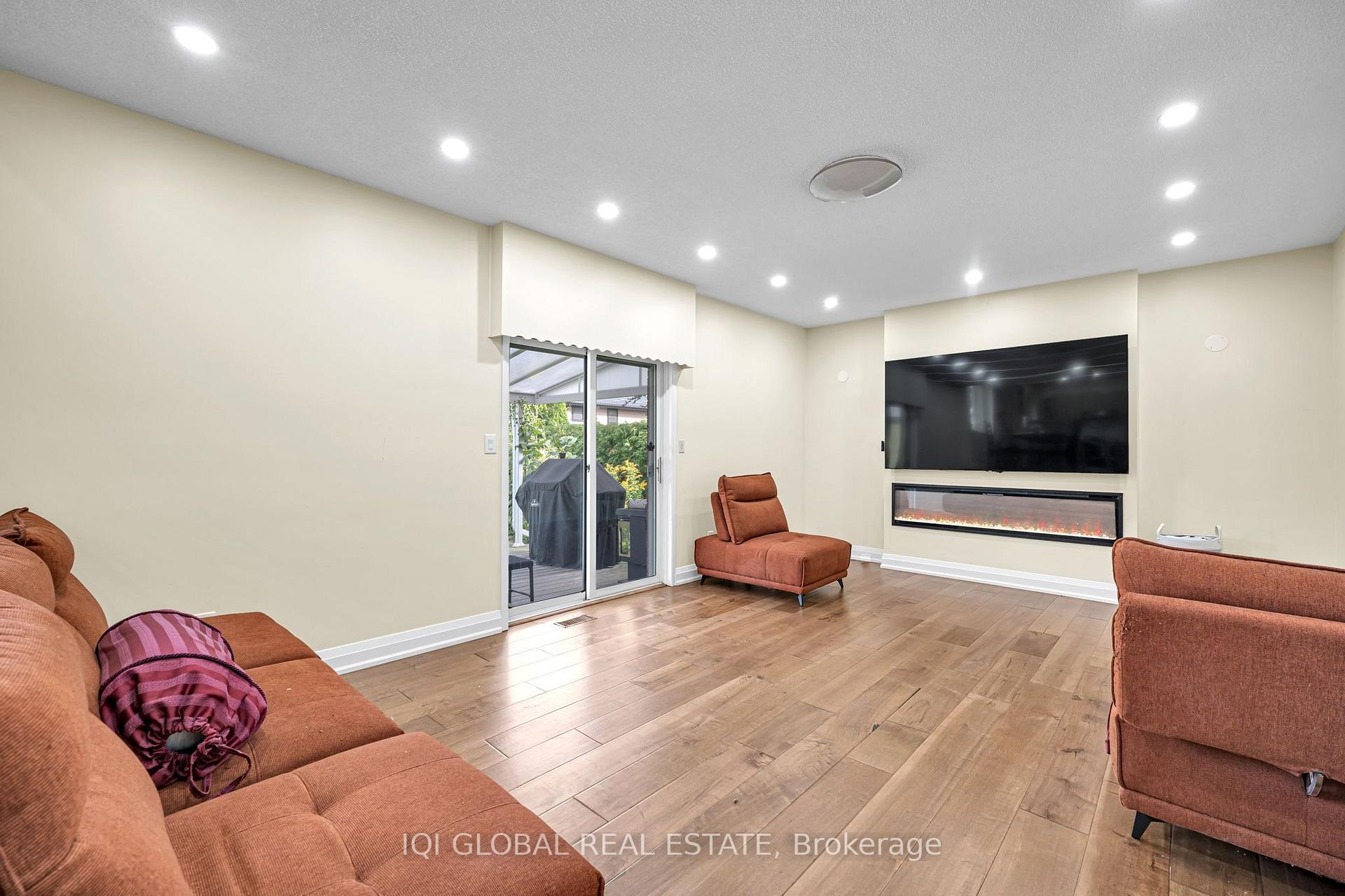 Photo 14 of 38 Leclaire Street, Hamilton, Fessenden — HOMEH