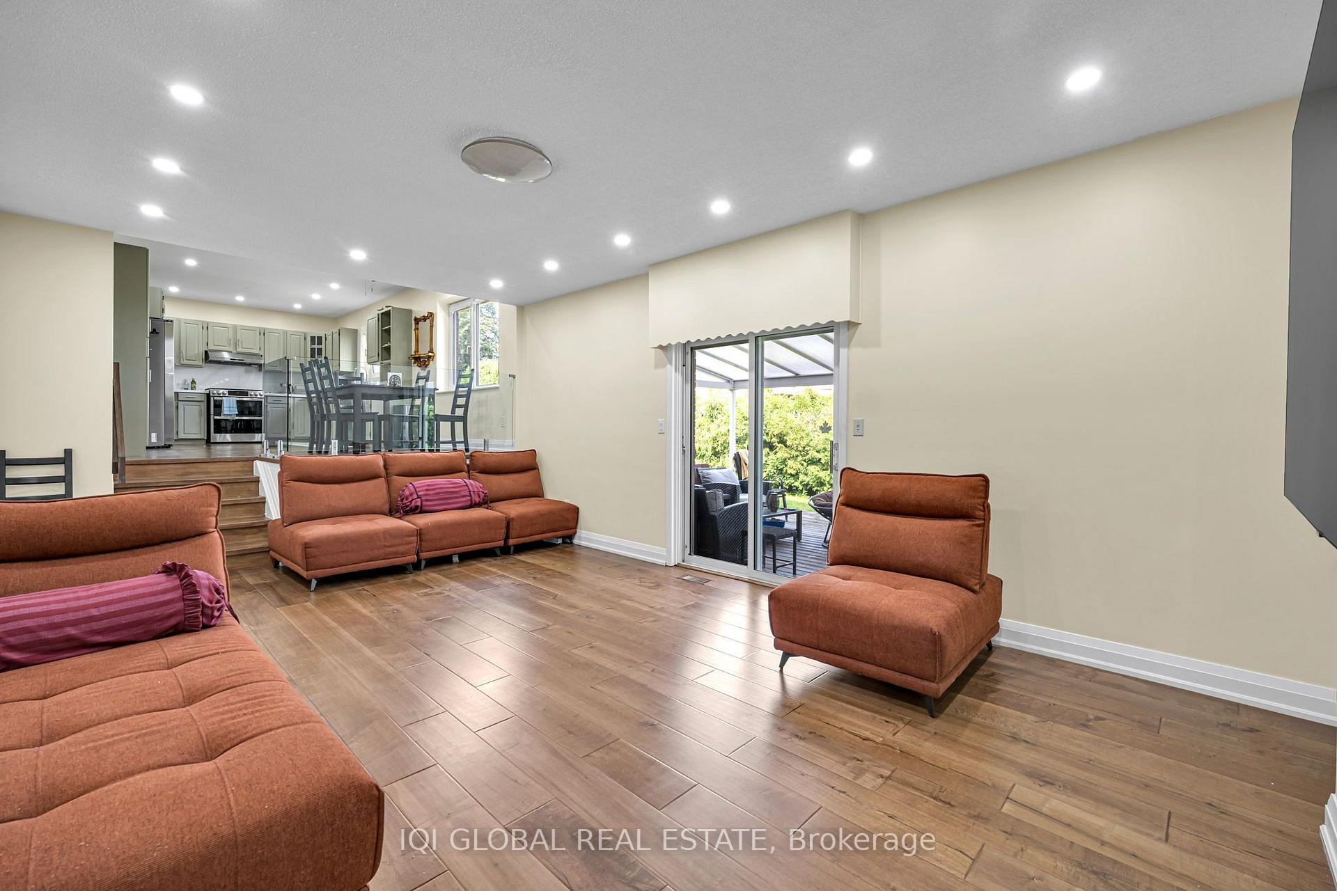 Photo 15 of 38 Leclaire Street, Hamilton, Fessenden — HOMEH