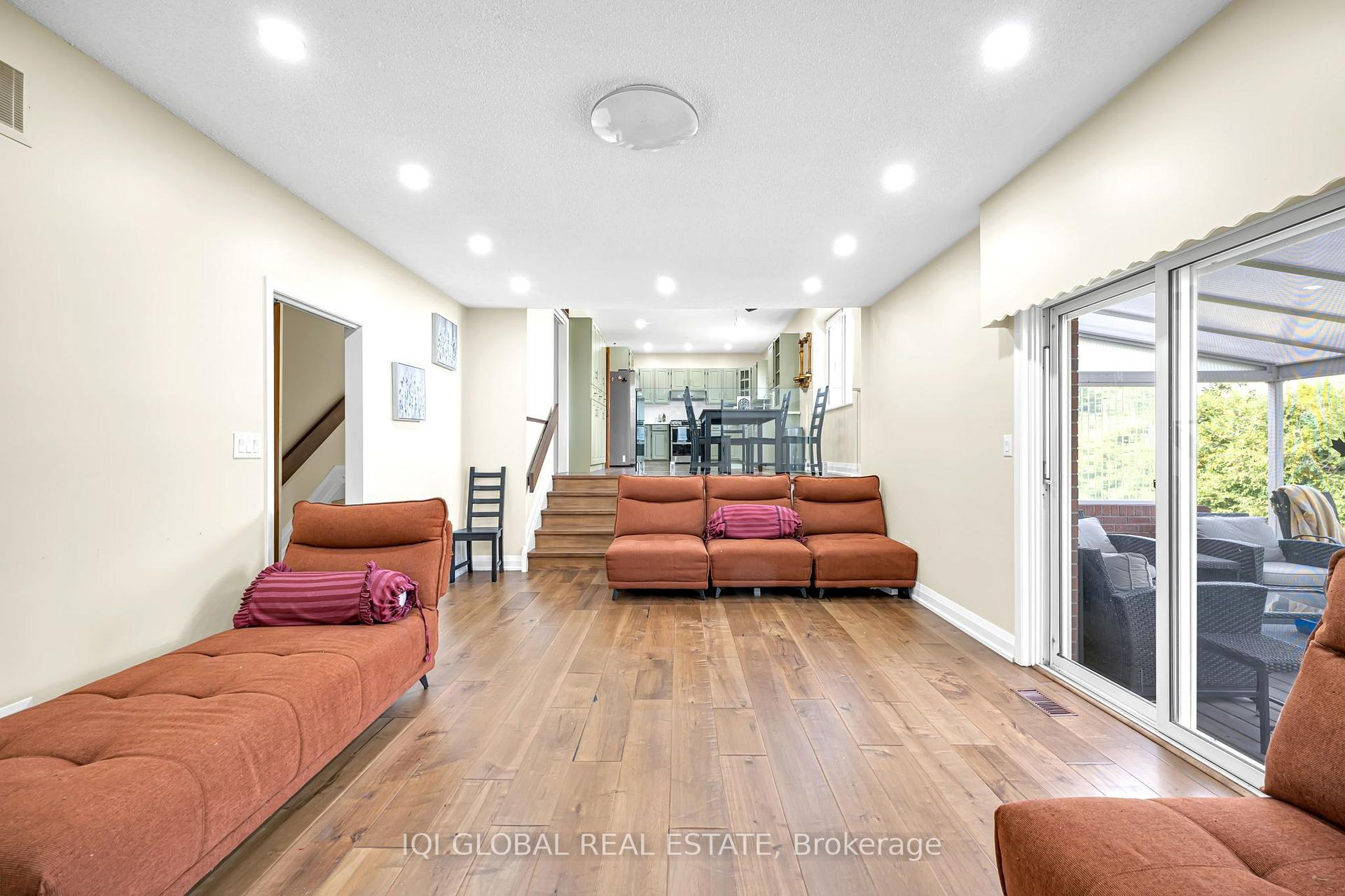 Photo 17 of 38 Leclaire Street, Hamilton, Fessenden — HOMEH