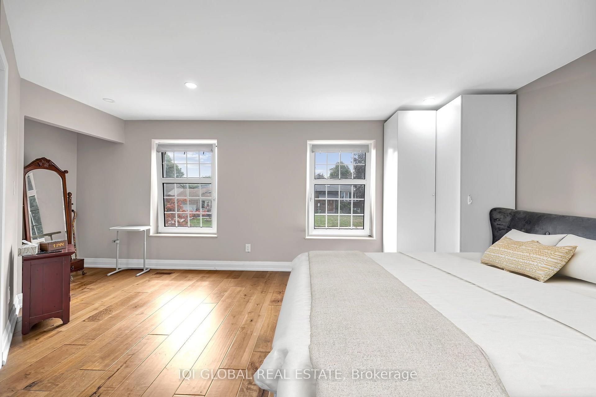 Photo 18 of 38 Leclaire Street, Hamilton, Fessenden — HOMEH