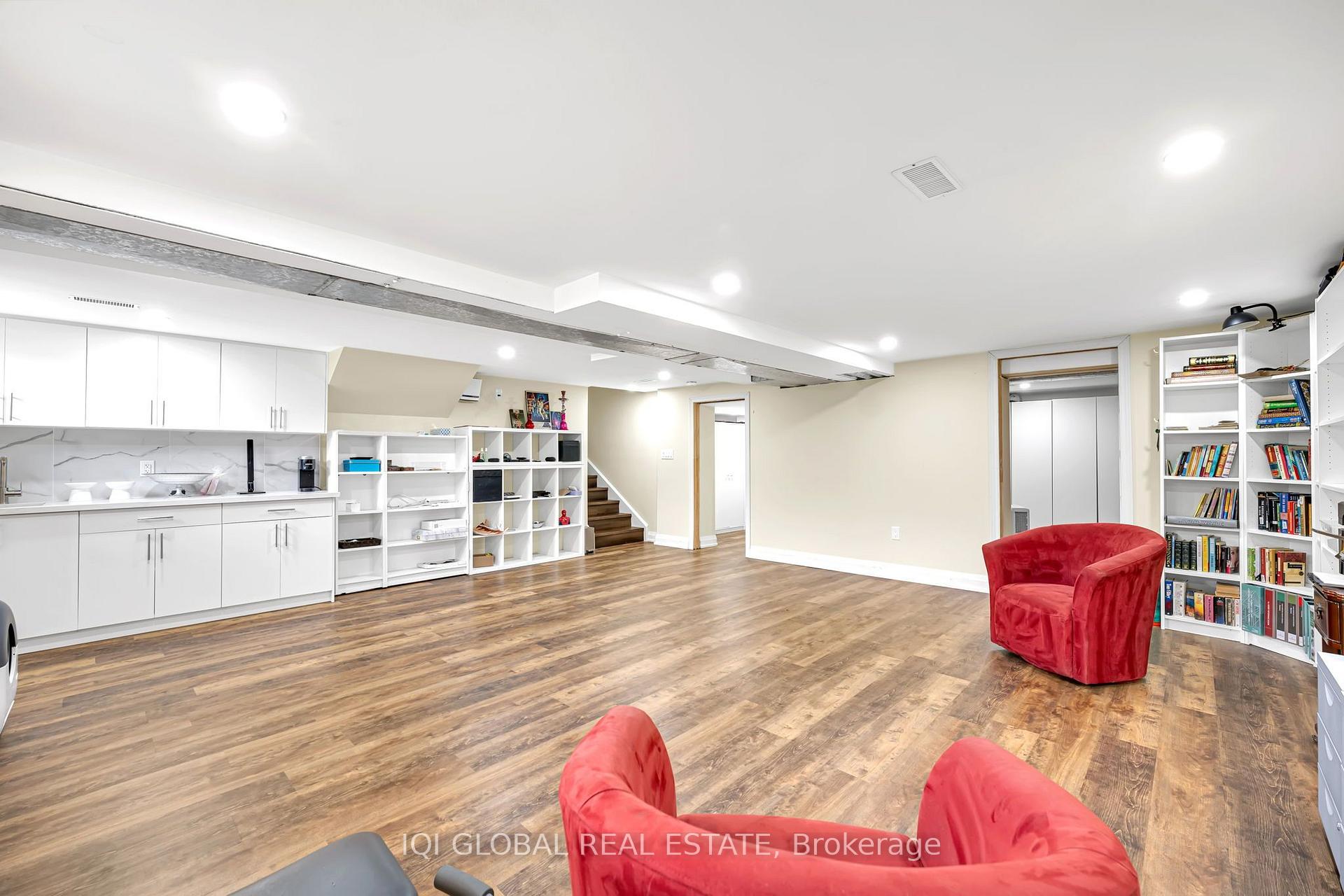 Photo 33 of 38 Leclaire Street, Hamilton, Fessenden — HOMEH