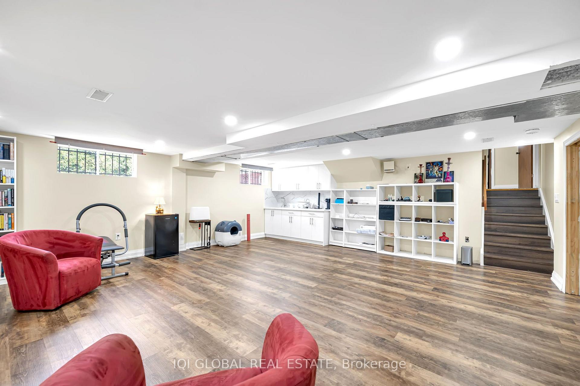 Photo 34 of 38 Leclaire Street, Hamilton, Fessenden — HOMEH