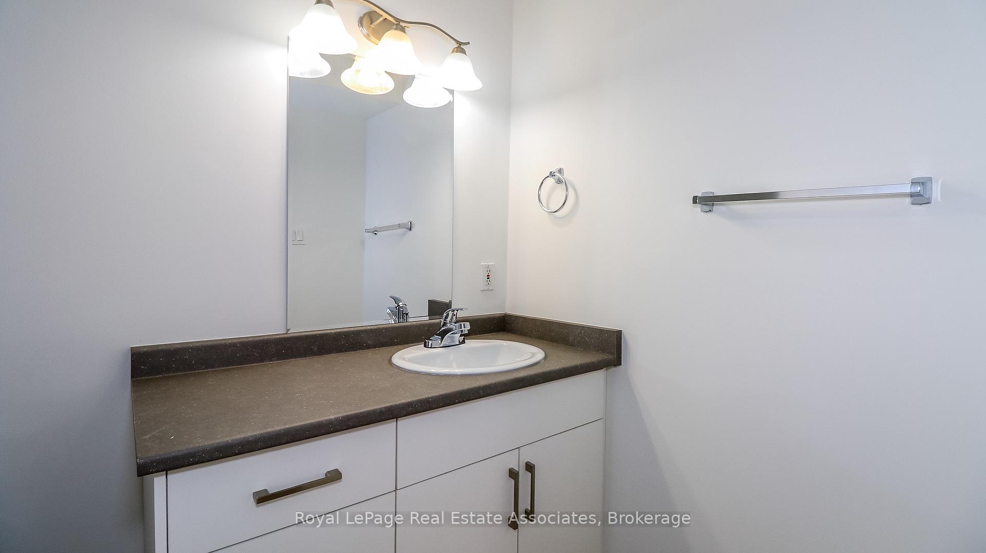 Photo 4 of Unit 2, 94 Sanford Street, Barrie, Sanford — HOMEH