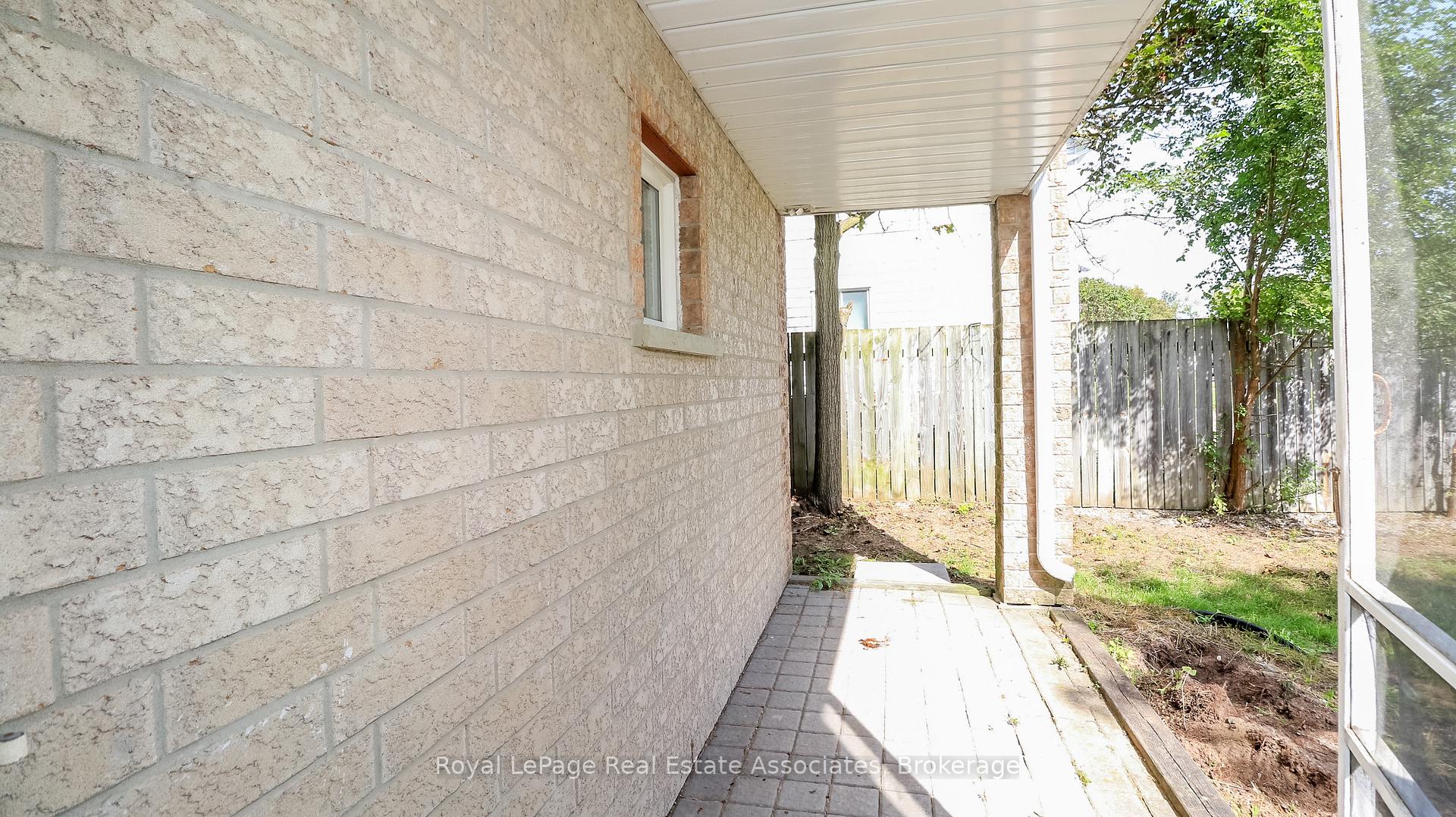 Photo 18 of Unit 2, 94 Sanford Street, Barrie, Sanford — HOMEH