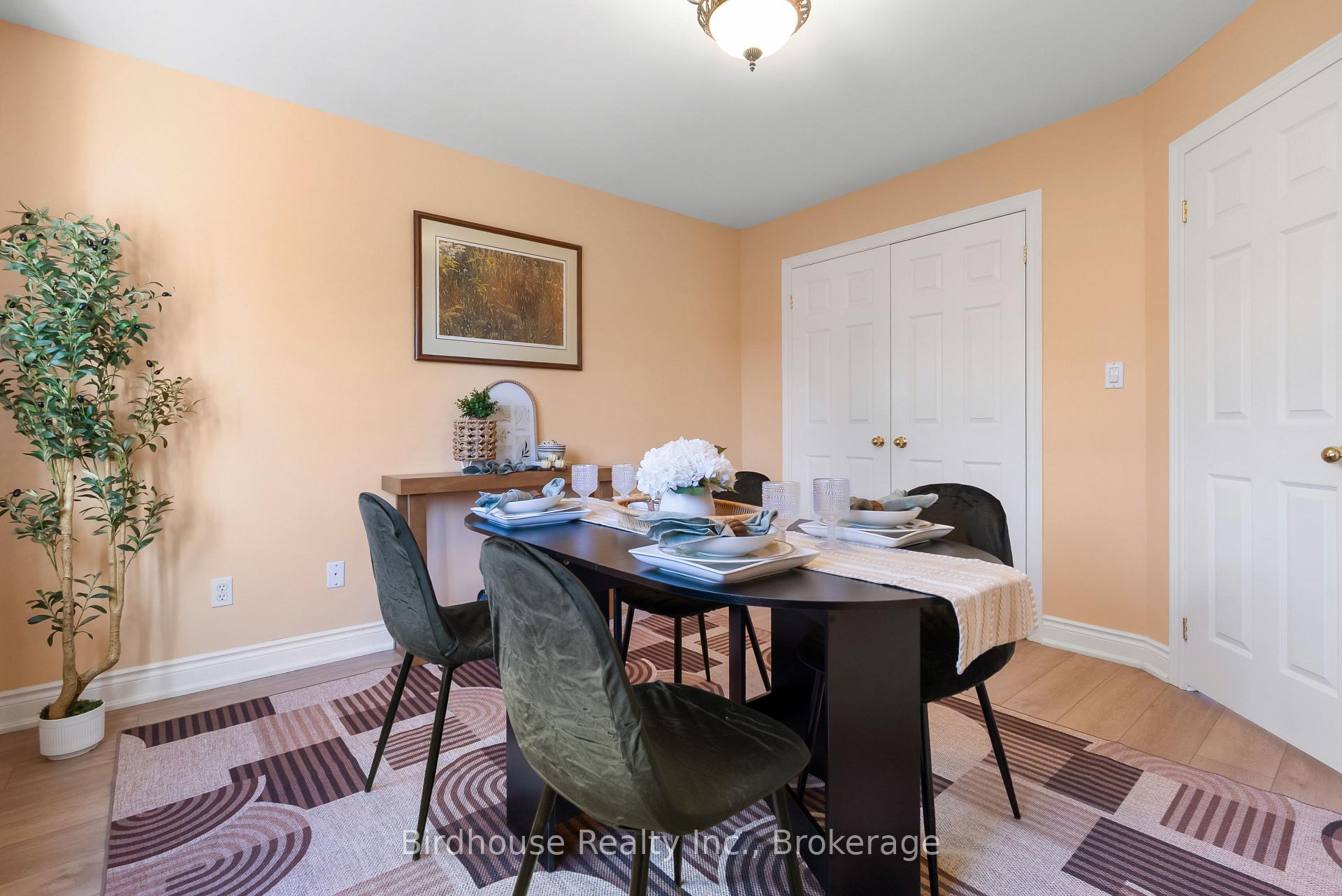 Photo 13 of 34 Lori Boulevard, Kawartha Lakes, Lindsay — HOMEH