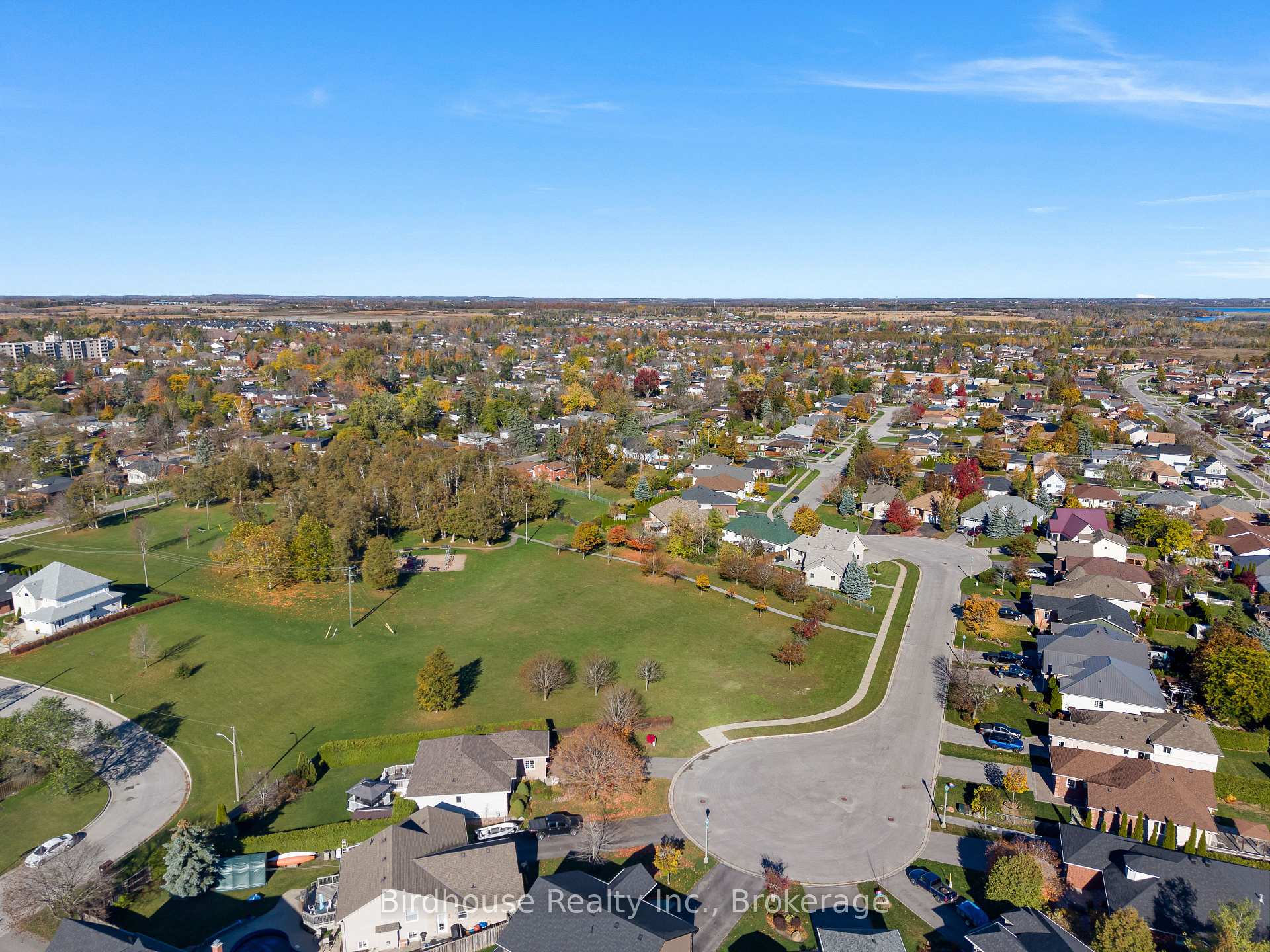 Photo 38 of 34 Lori Boulevard, Kawartha Lakes, Lindsay — HOMEH