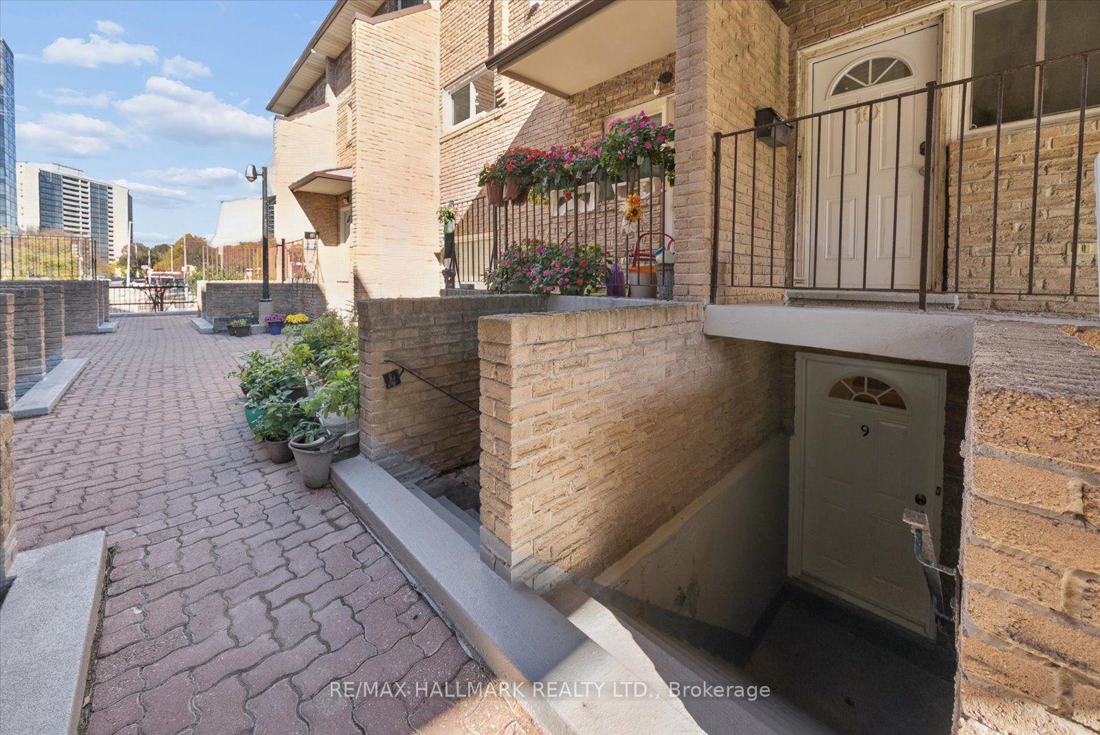 Photo 6 of Unit 9, 91 Muir Drive, Scarborough, Scarborough Village — HOMEH