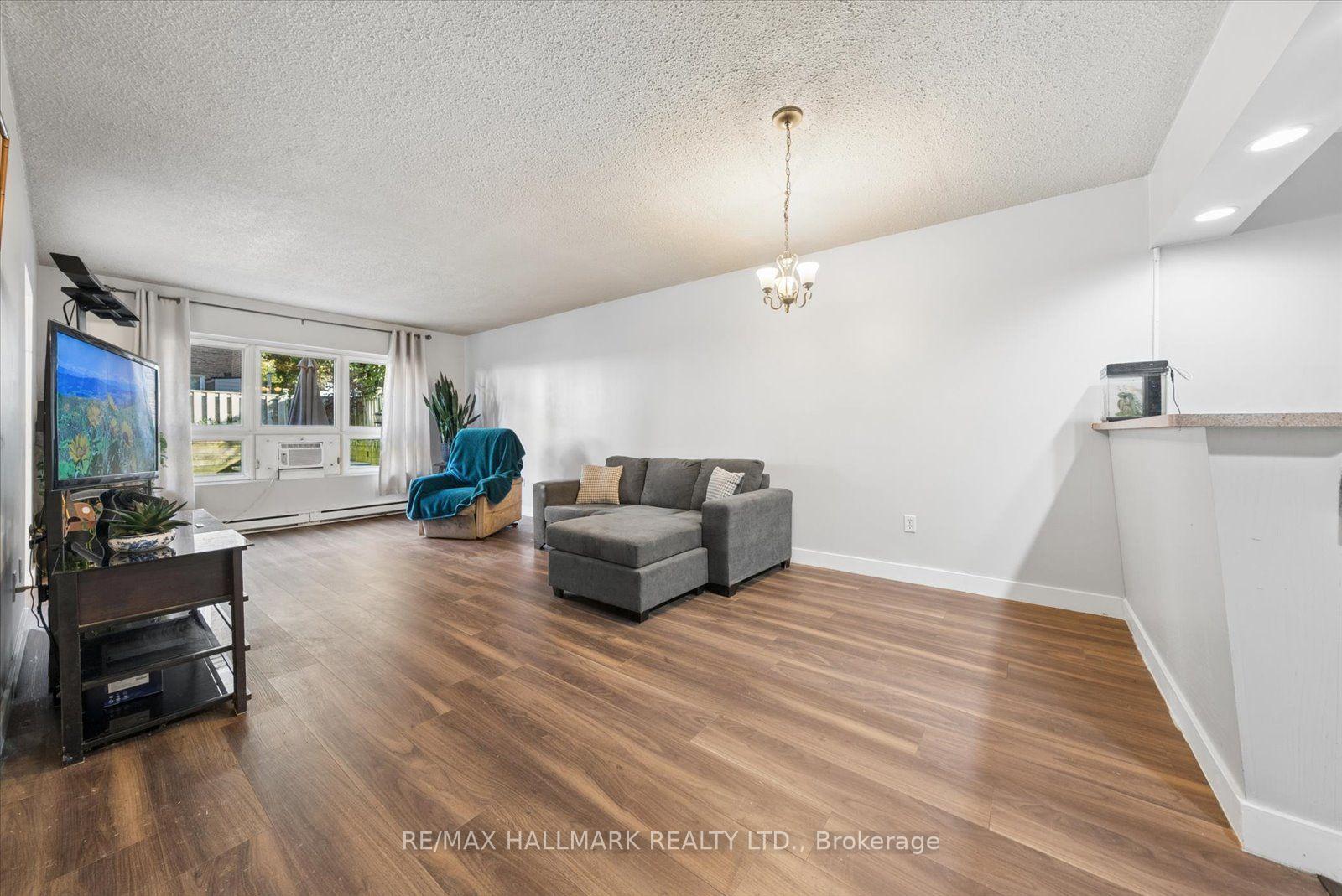 Photo 8 of Unit 9, 91 Muir Drive, Scarborough, Scarborough Village — HOMEH