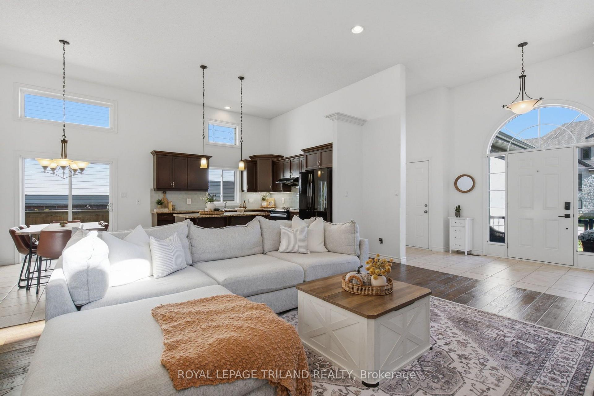 Photo 8 of 2039 Springridge Drive, London, North C — HOMEH