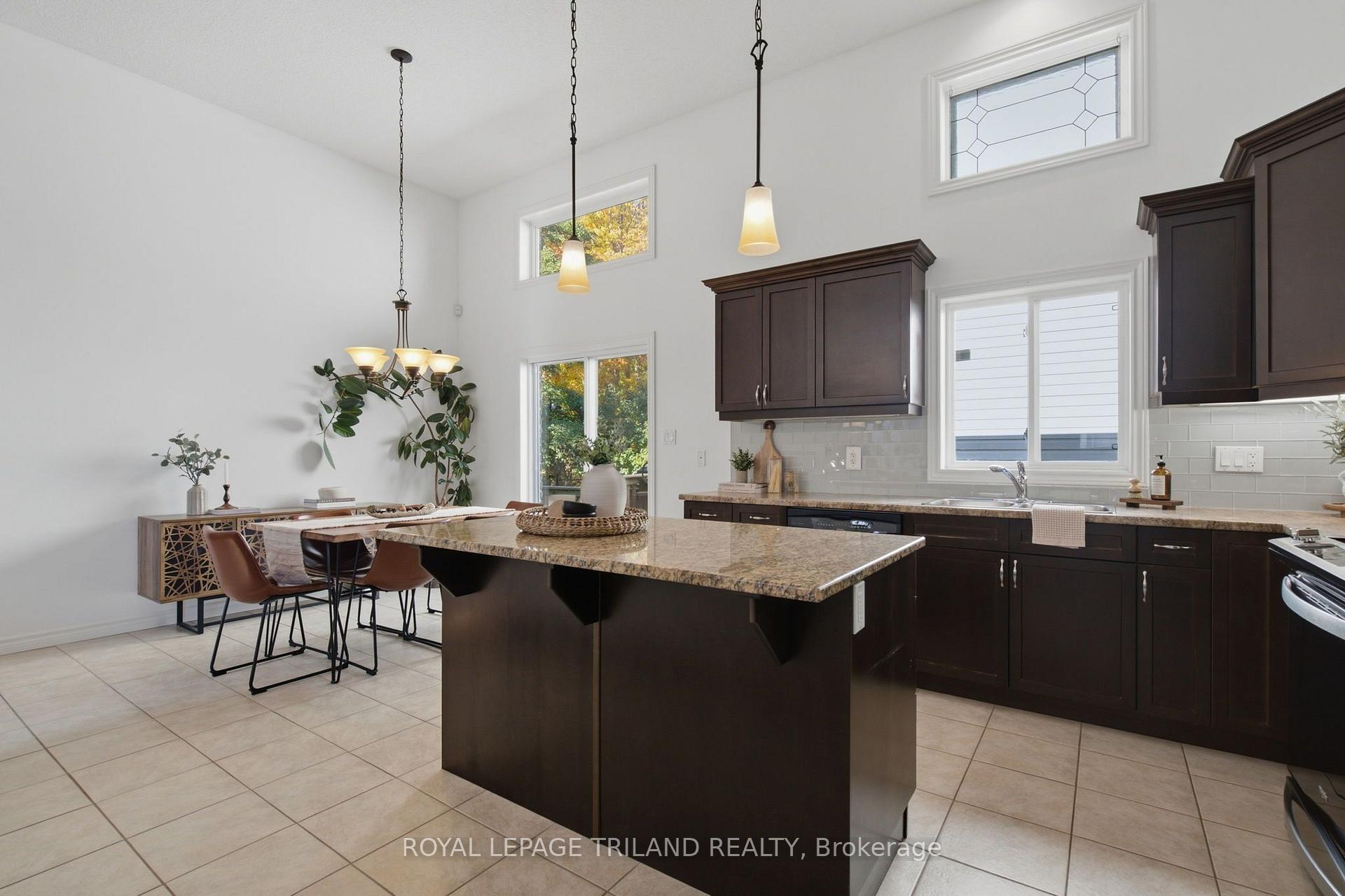 Photo 10 of 2039 Springridge Drive, London, North C — HOMEH