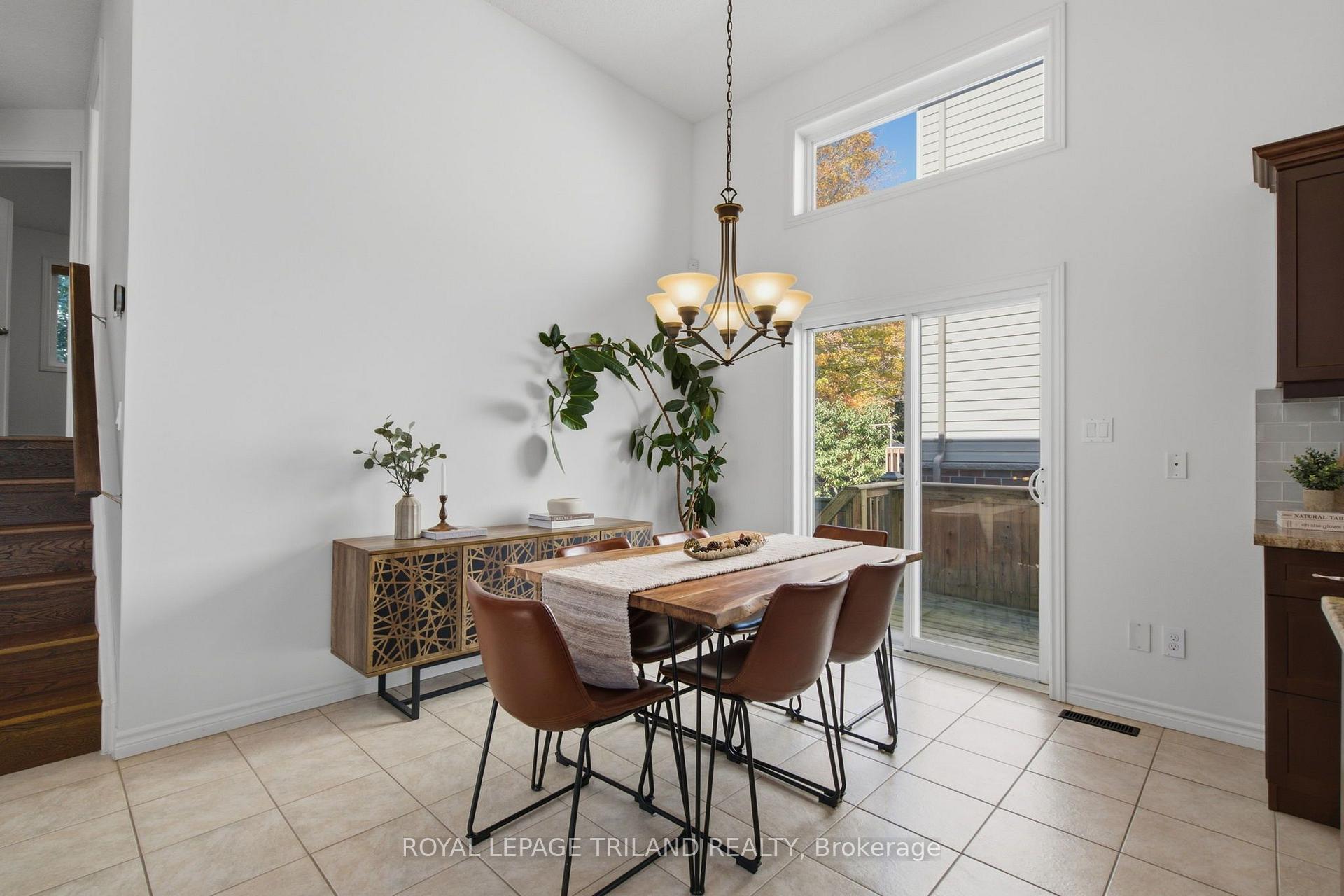 Photo 15 of 2039 Springridge Drive, London, North C — HOMEH