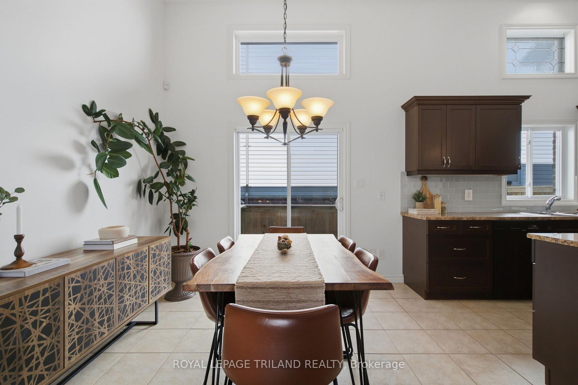 Photo 16 of 2039 Springridge Drive, London, North C — HOMEH