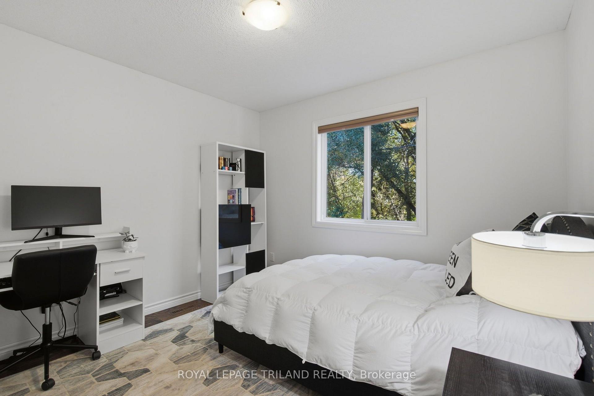 Photo 22 of 2039 Springridge Drive, London, North C — HOMEH