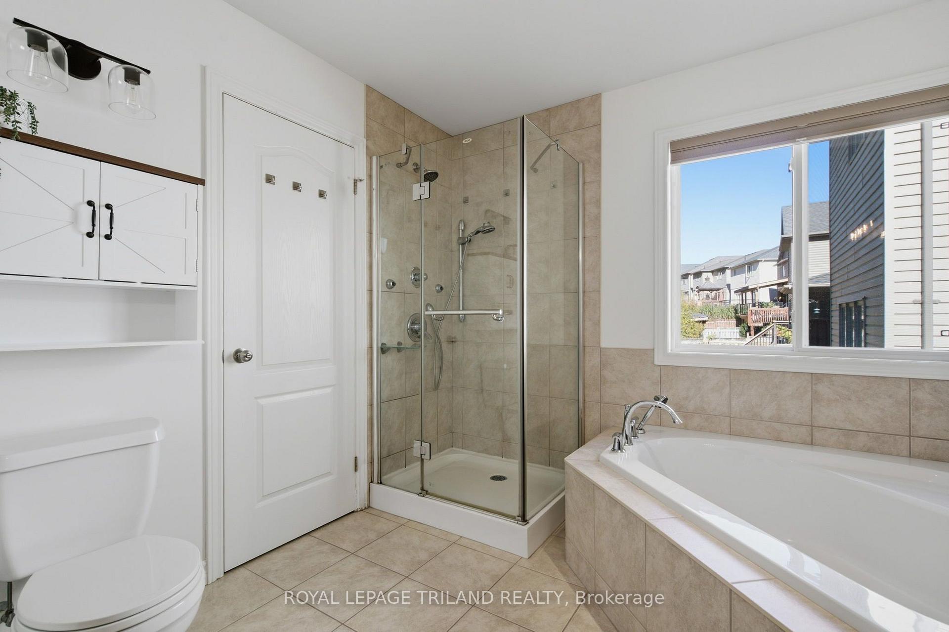 Photo 25 of 2039 Springridge Drive, London, North C — HOMEH