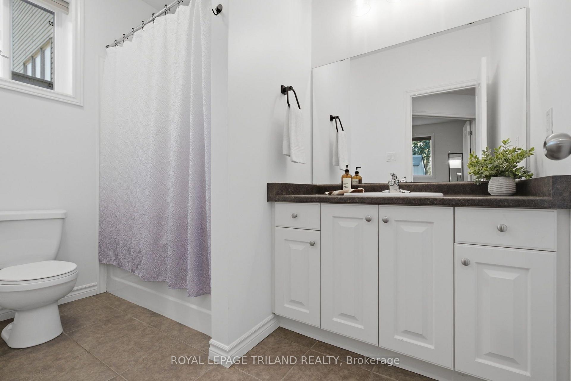 Photo 32 of 2039 Springridge Drive, London, North C — HOMEH