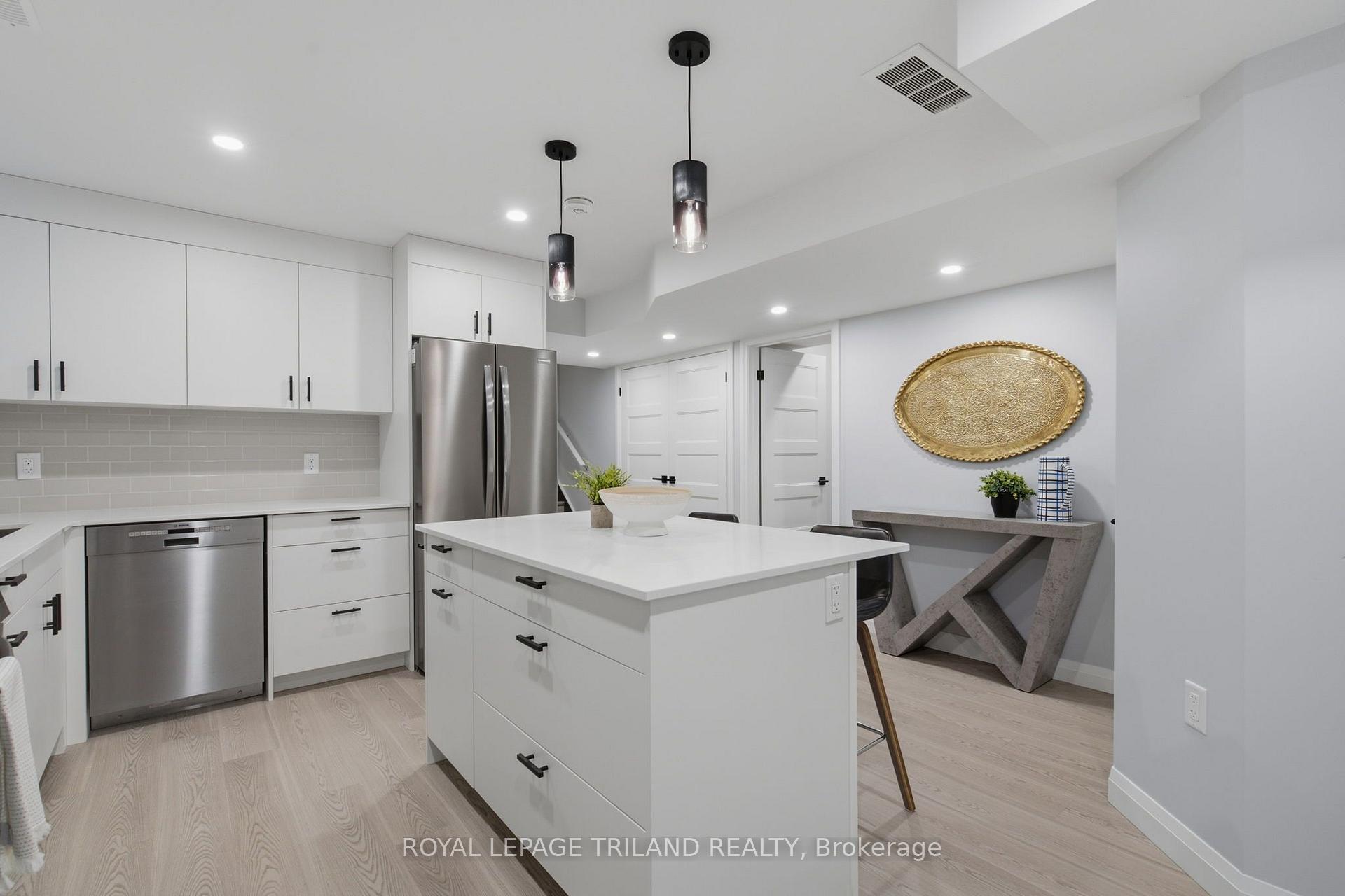 Photo 37 of 2039 Springridge Drive, London, North C — HOMEH