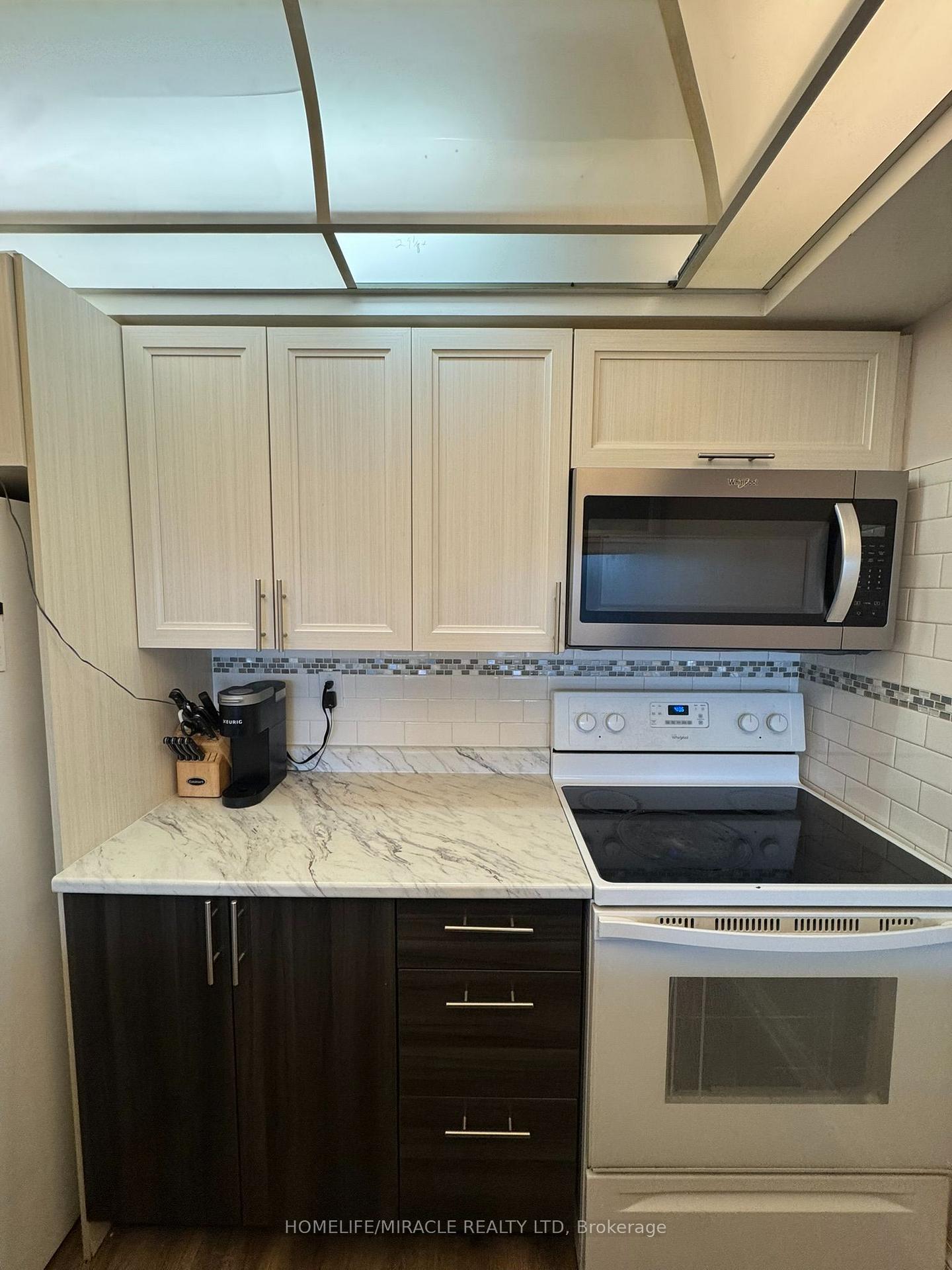 Photo 7 of Unit 406, 24 Hanover Road, Brampton, Queen Street Corridor — HOMEH