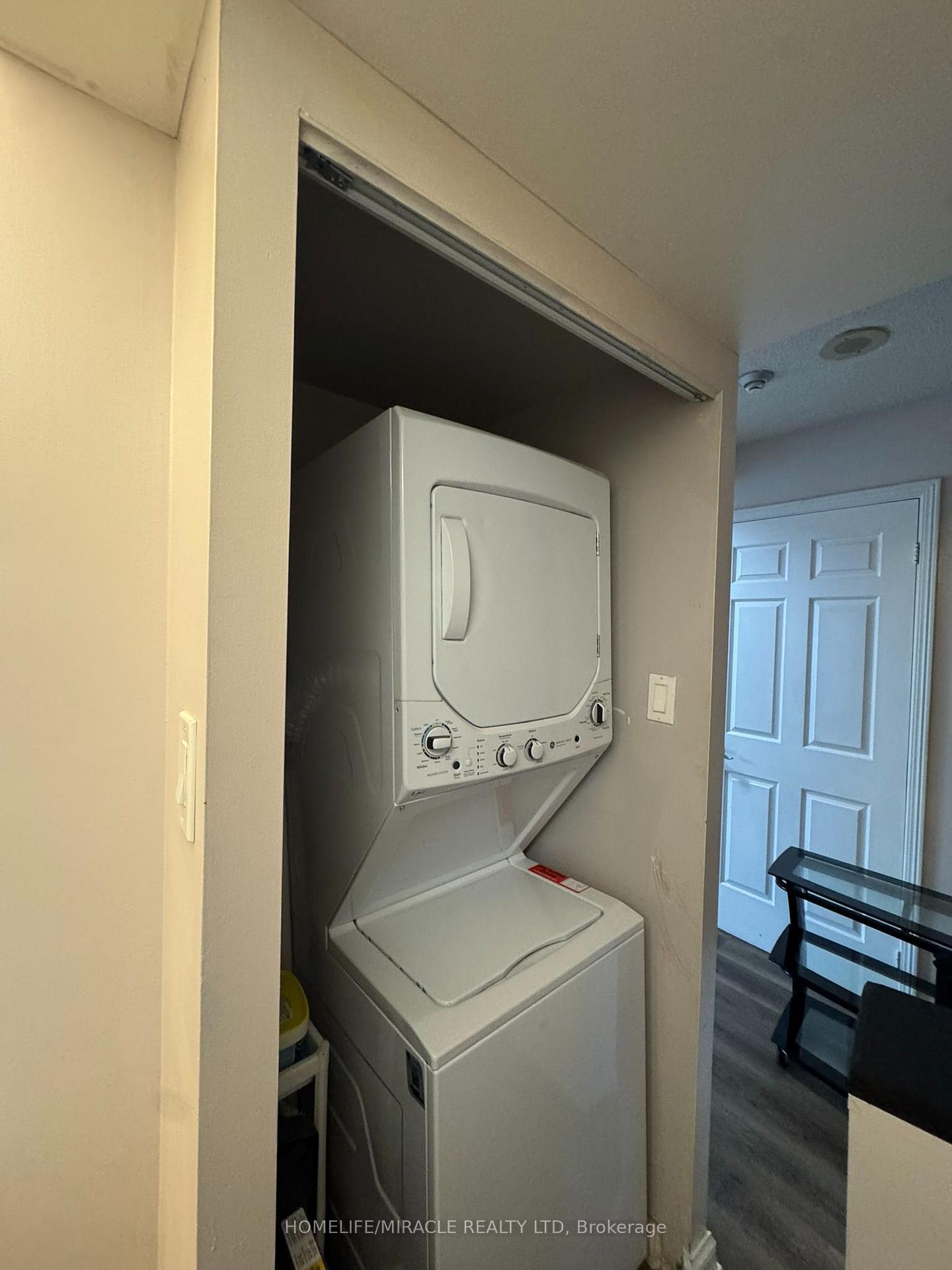 Photo 12 of Unit 406, 24 Hanover Road, Brampton, Queen Street Corridor — HOMEH