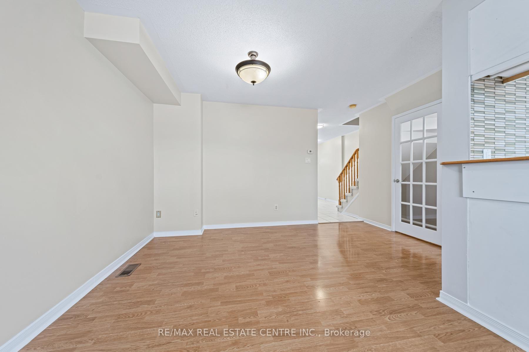 Photo 6 of Unit 97, 59 Corey Circle, Halton Hills, Georgetown — HOMEH