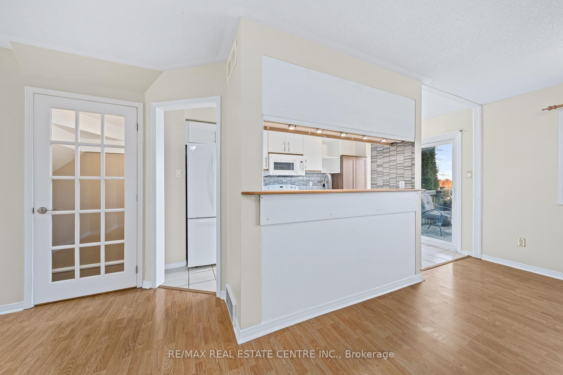 Photo 8 of Unit 97, 59 Corey Circle, Halton Hills, Georgetown — HOMEH