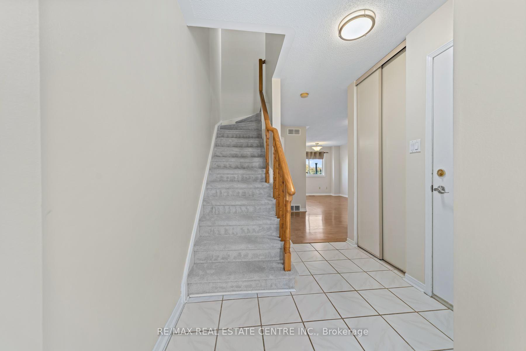 Photo 14 of Unit 97, 59 Corey Circle, Halton Hills, Georgetown — HOMEH