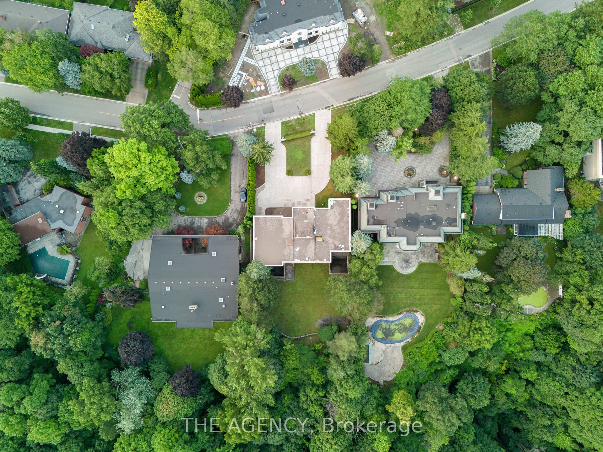 Photo 3 of 23 Bayview Ridge, North York, Bridle Path-Sunnybrook-York Mills — HOMEH