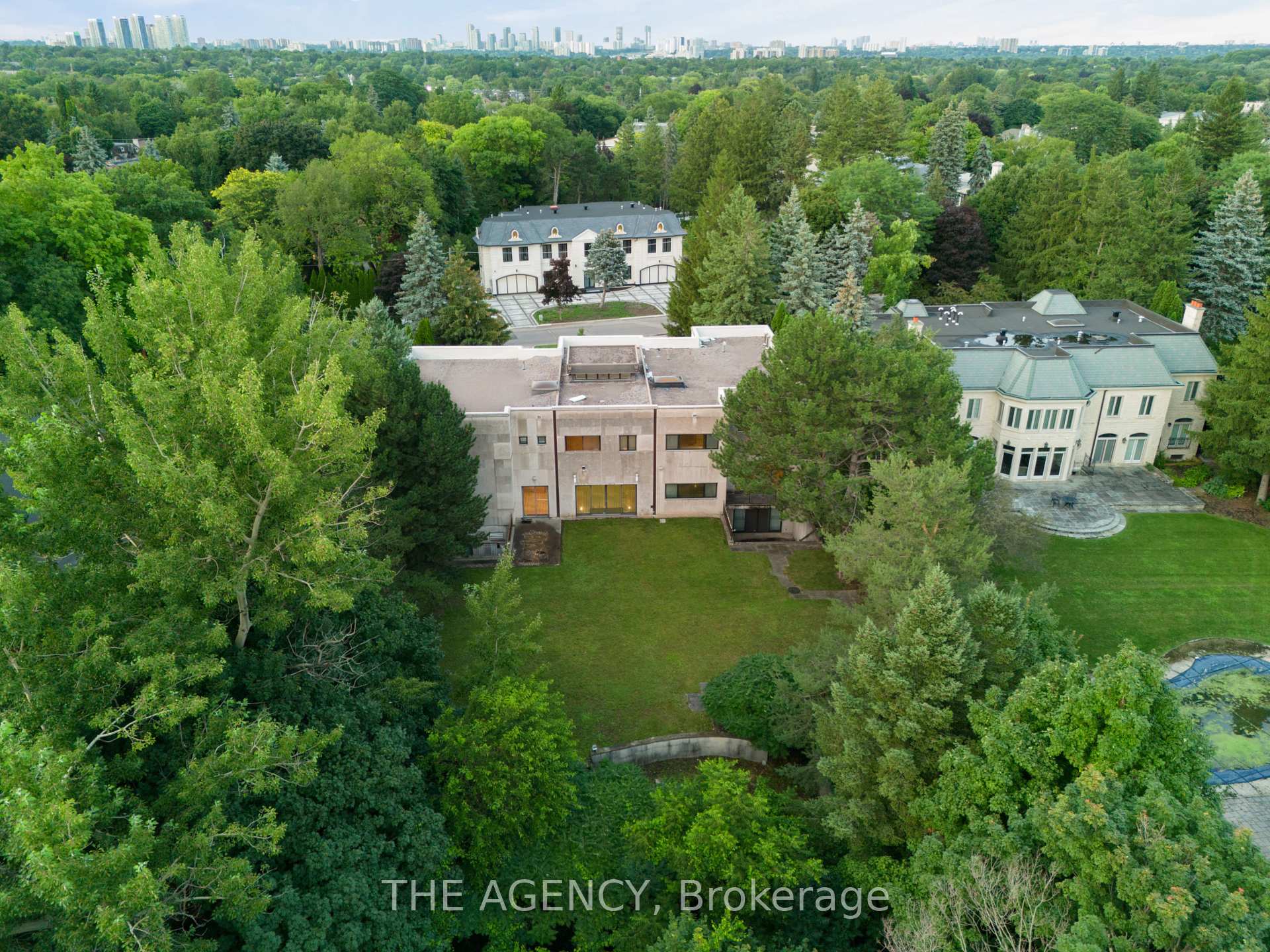 Photo 30 of 23 Bayview Ridge, North York, Bridle Path-Sunnybrook-York Mills — HOMEH