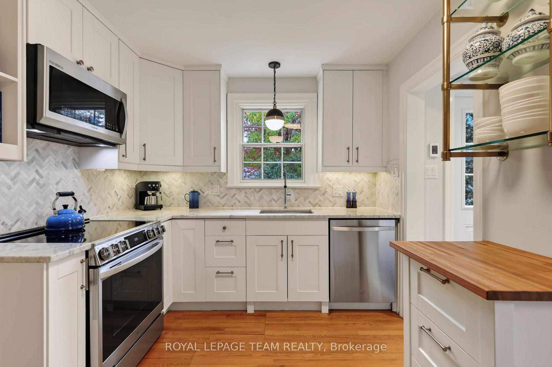 Photo 12 of 482 Broadview Avenue, Ottawa, McKellar/Highland — HOMEH