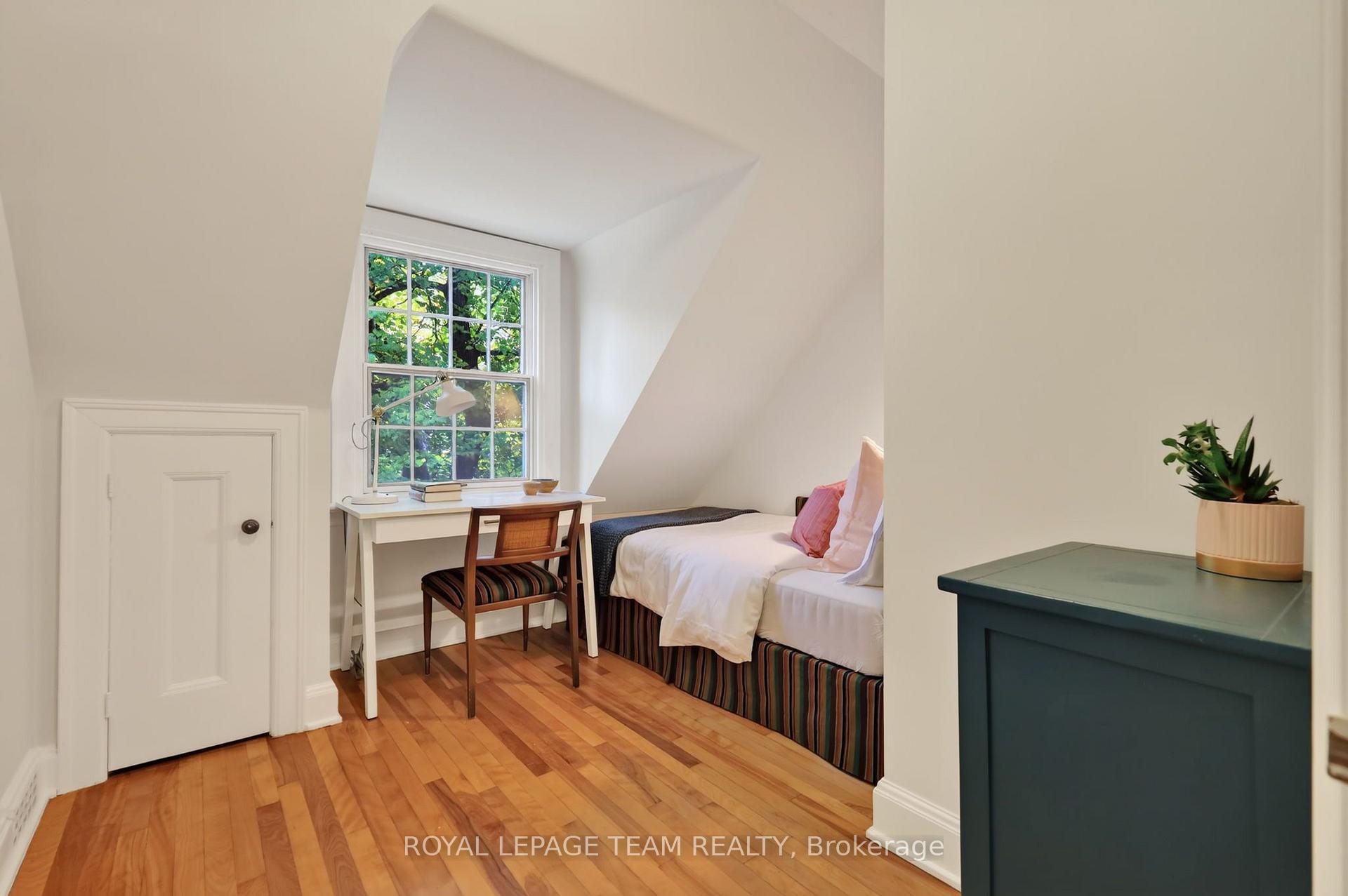 Photo 27 of 482 Broadview Avenue, Ottawa, McKellar/Highland — HOMEH