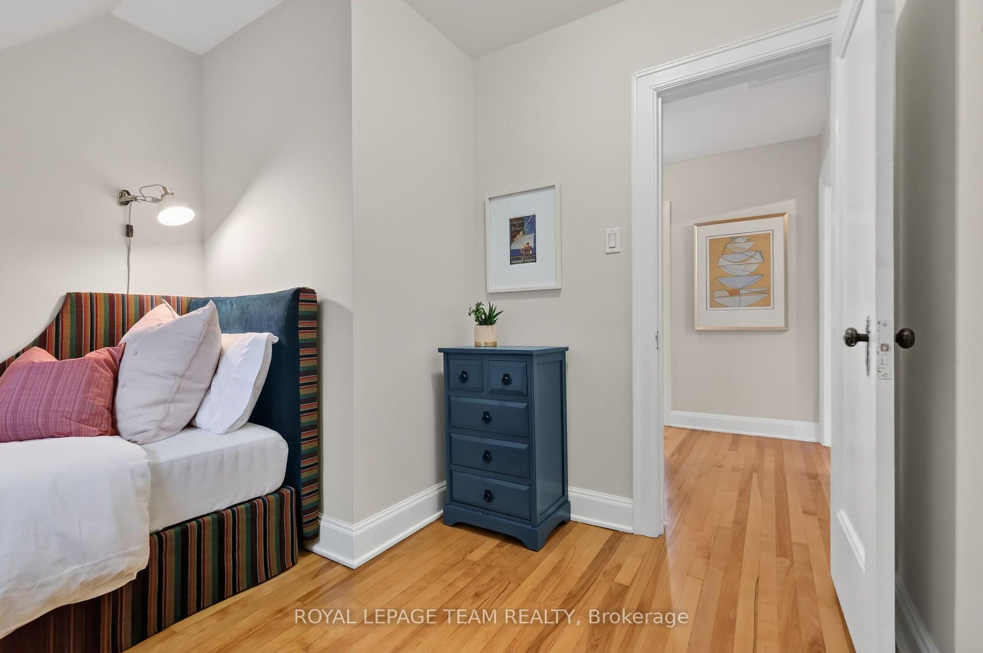 Photo 28 of 482 Broadview Avenue, Ottawa, McKellar/Highland — HOMEH