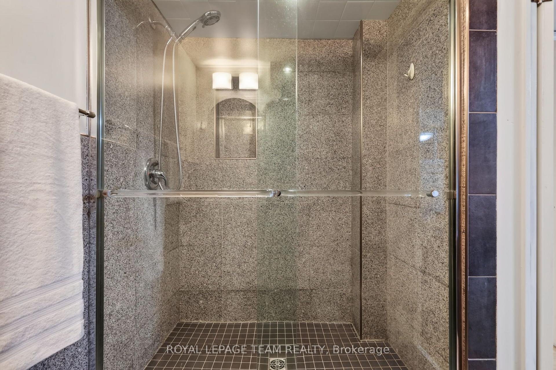 Photo 39 of 482 Broadview Avenue, Ottawa, McKellar/Highland — HOMEH