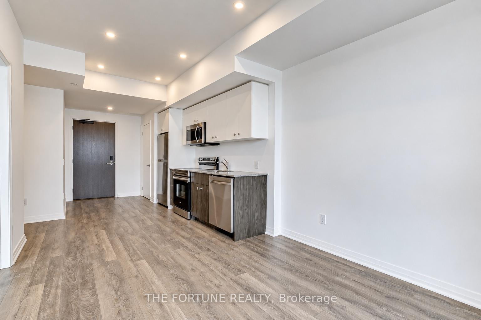 Photo 6 of Unit 502, 101 Golden Eagle Road, Waterloo, North Lakeshore — HOMEH