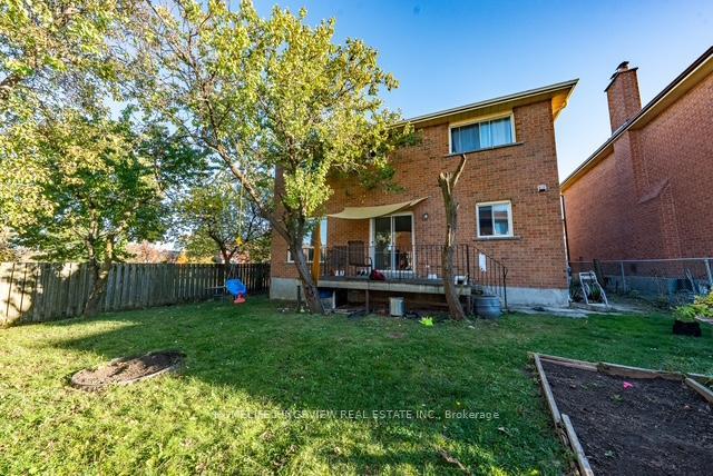 Photo 5 of 22 Kaiser Drive, Vaughan, West Woodbridge — HOMEH