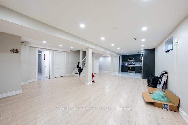 Photo 7 of 22 Kaiser Drive, Vaughan, West Woodbridge — HOMEH