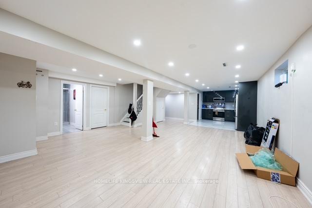 Photo 8 of 22 Kaiser Drive, Vaughan, West Woodbridge — HOMEH