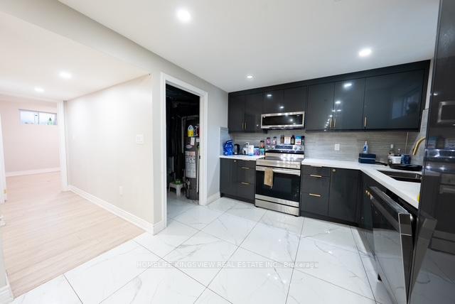 Photo 9 of 22 Kaiser Drive, Vaughan, West Woodbridge — HOMEH