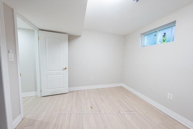 Photo 10 of 22 Kaiser Drive, Vaughan, West Woodbridge — HOMEH