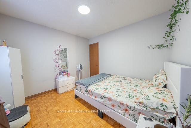 Photo 18 of 22 Kaiser Drive, Vaughan, West Woodbridge — HOMEH