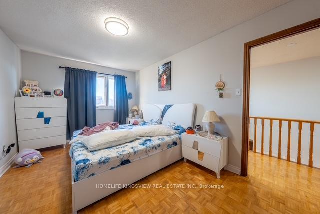 Photo 19 of 22 Kaiser Drive, Vaughan, West Woodbridge — HOMEH