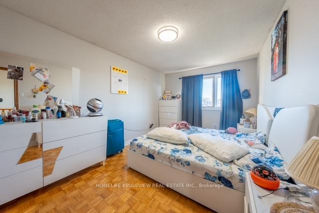 Photo 20 of 22 Kaiser Drive, Vaughan, West Woodbridge — HOMEH
