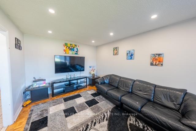 Photo 30 of 22 Kaiser Drive, Vaughan, West Woodbridge — HOMEH