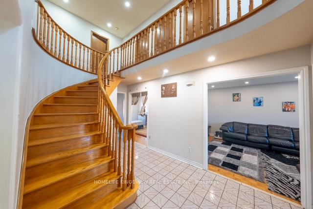 Photo 32 of 22 Kaiser Drive, Vaughan, West Woodbridge — HOMEH