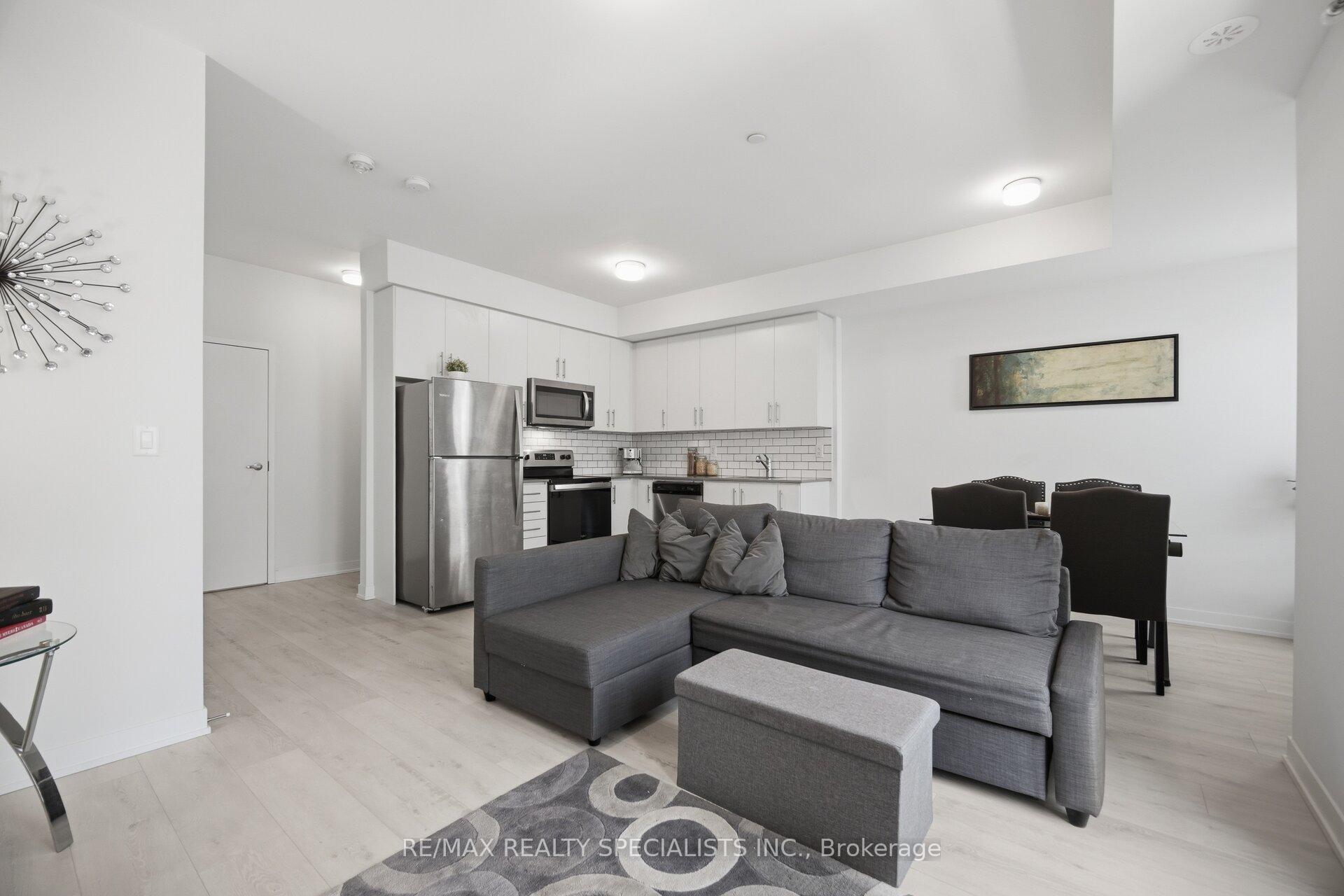 Photo 1 of Unit 21, 3405 Ridgeway Drive, Mississauga, Erin Mills — HOMEH