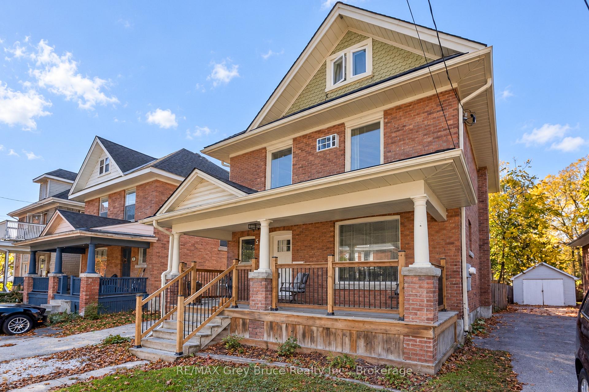 Photo 2 of 516 4th Avenue E, Owen Sound — HOMEH
