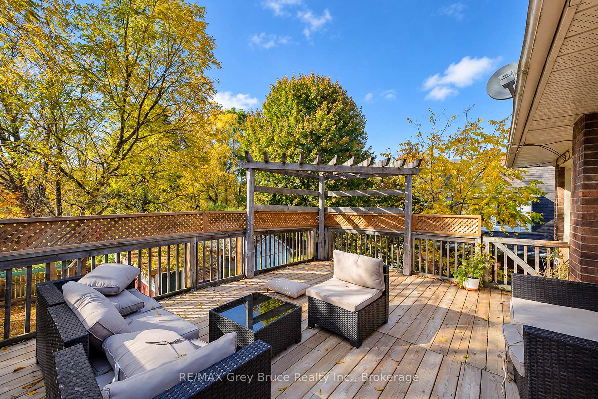 Photo 21 of 516 4th Avenue E, Owen Sound — HOMEH