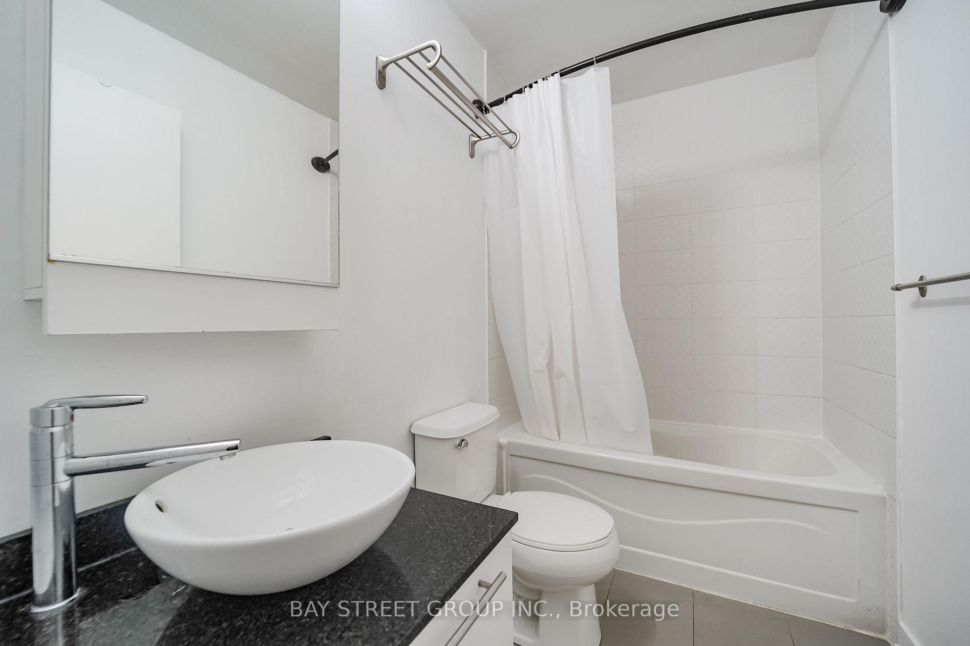 Photo 4 of Unit 2005, 500 Sherbourne Street, Toronto, North St. James Town — HOMEH